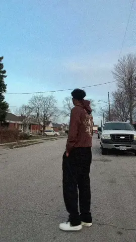 A post by @ on TikTok caption: Jawiga 🎵 🎶 #fyp #foryoupage❤️❤️ #somalitiktok #somali #fypdong #canada_life🇨🇦 #toronto #xamar #xamar #xamar #ciyaalxamar #tiktoksomalia #viral_video #muqdisho #trendingvideo #fördig #likе #somaliproud #tiktoksomali #CapCut 