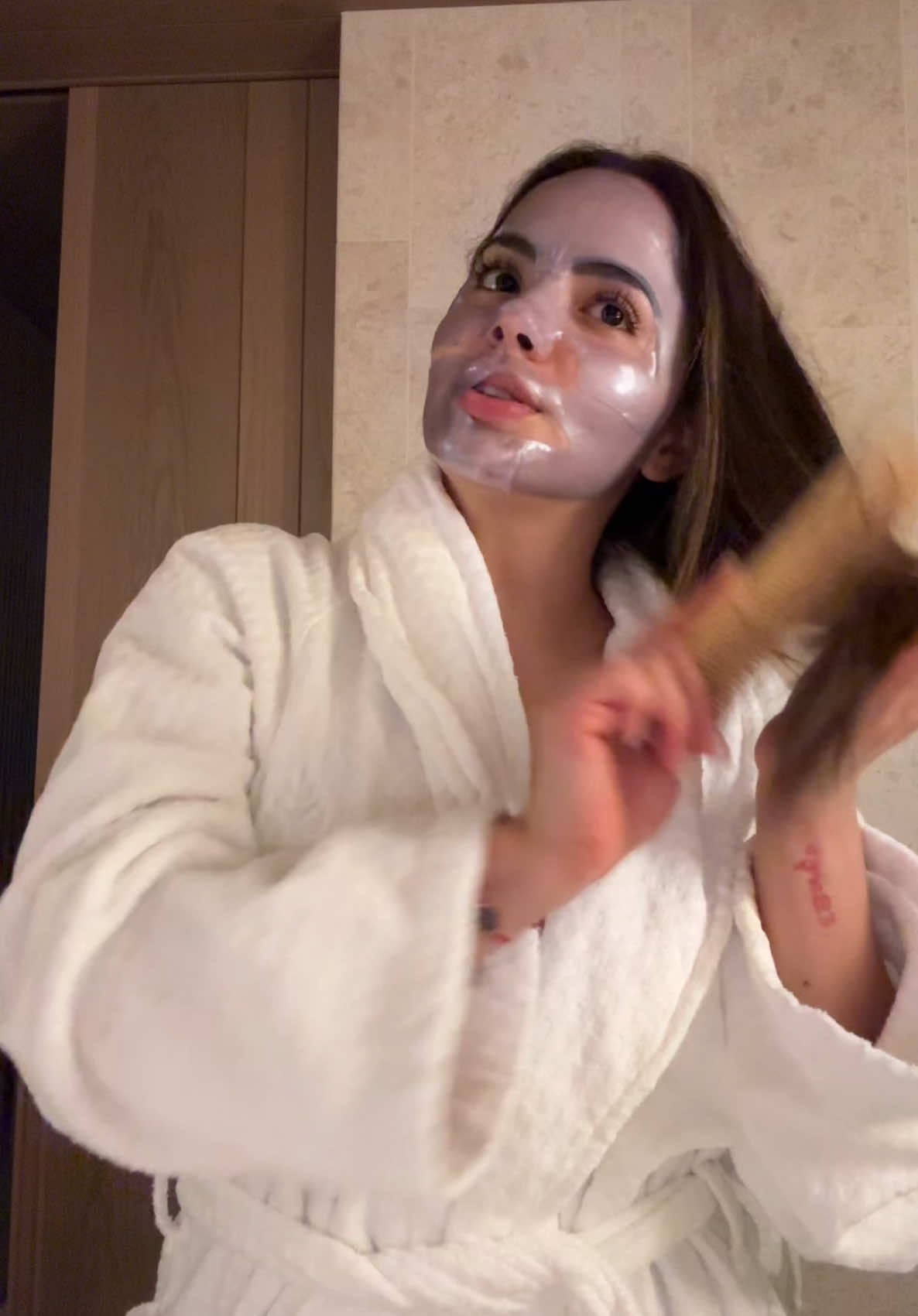 A post by @samadhiza_ on TikTok caption: Rutina para dormir 🫶❤️