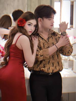 A post by @ikke.jenner on TikTok caption: Red❤️ 