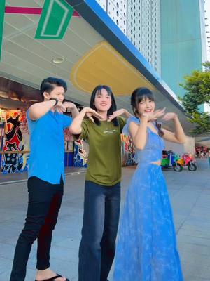 A post by @waiw220 on TikTok caption: မောင်ကျောက်ရုပ်ကိုဒေါ်ဂျူးသင်ပေး🤭ညီချက်👻နောက်ဆုံးကအသက်😆🩵#foryou @🇲🇲Nanda Aung🇹🇭(ယောသားကြီး) @𝐉𝐮 𝐉𝐮(Offical 𝟐.𝟏𝐌)🇹🇭 