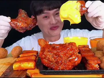 A post by @mukbangf4 on TikTok caption: Mukbang #mukbang #mukbangeatingshow #food #eat #eating #fyp #foryou #foryourpage #foryoupage #foodie #foodasmr #asmr #tasty #yummy #delicious 