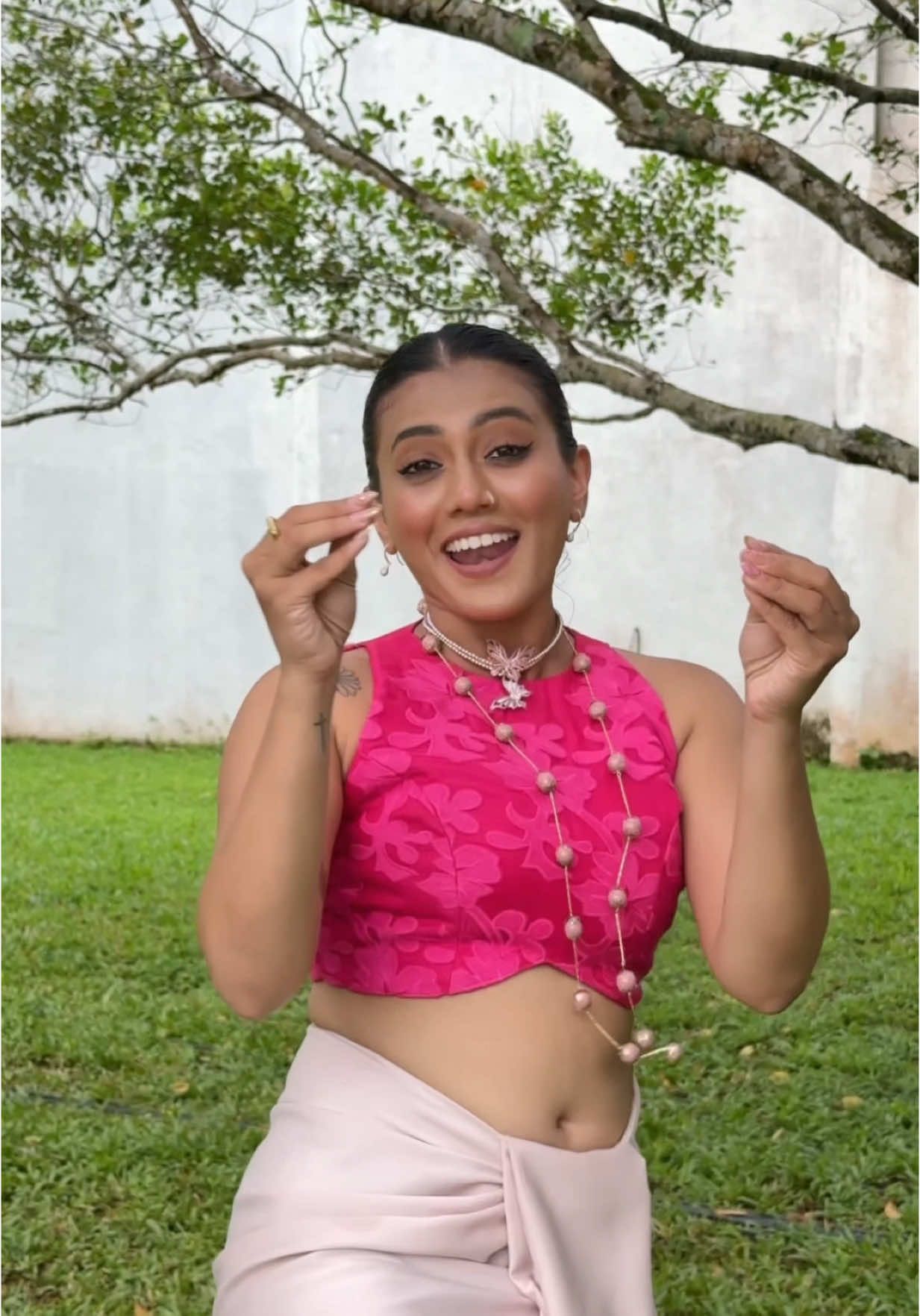 A post by @shanudrie007 on TikTok caption: අවුරුදු කාලෙ නැටුම්💗 Cute choreo @Teev Dance School  #fyp #avurudu #2025 #tamilsong #dancetok #choreography #trends 