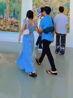 A post by @waiw220 on TikTok caption: ပန်းချီလက်ရာလေးတွေလှချက်🩵လူဘလောက်သေးလဲအနောက်ကချိတ်ပဲကြည့်small size😐😆#foryou @🇲🇲Nanda Aung🇹🇭(ယောသားကြီး) 