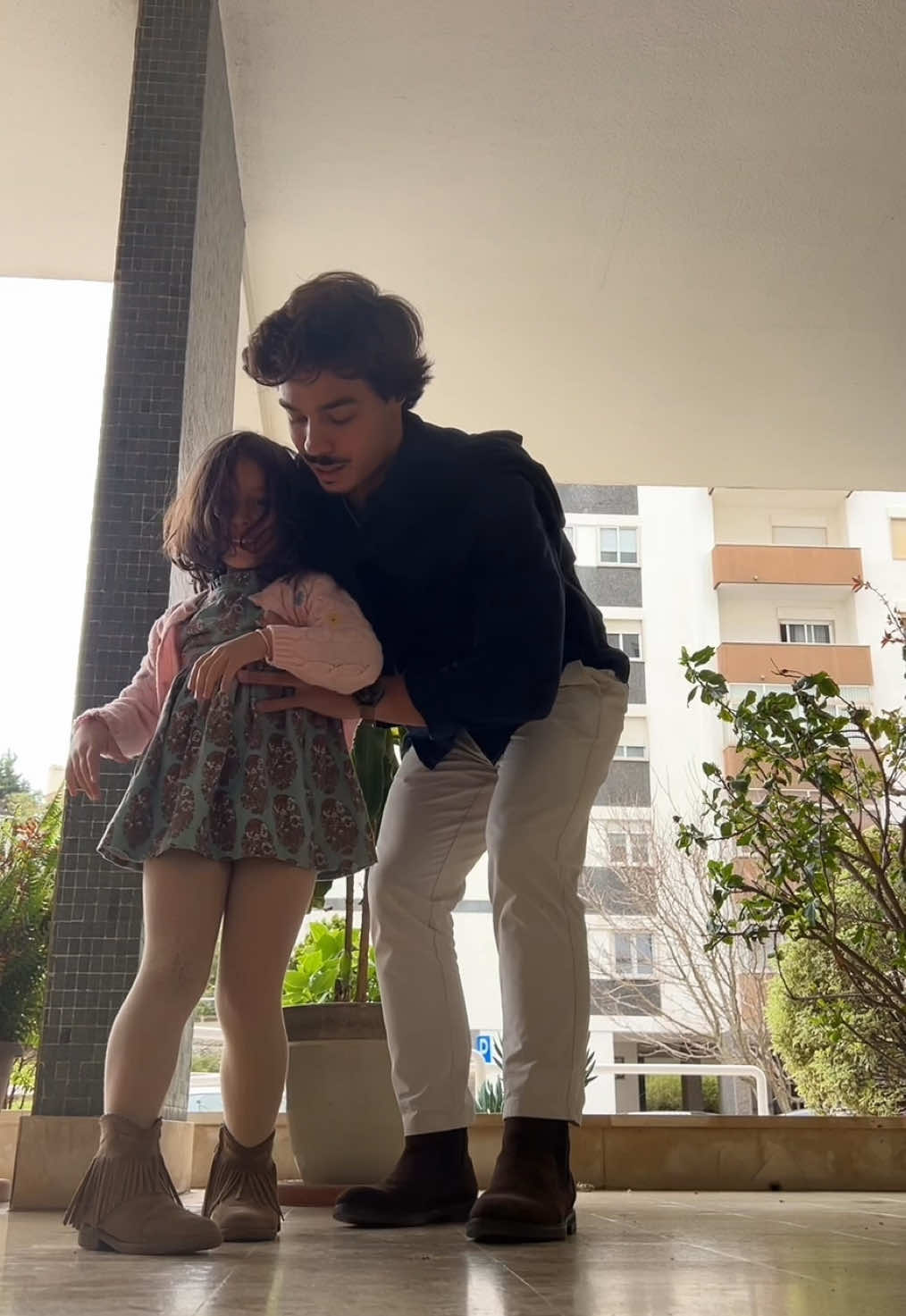 A post by @joaogfsantos on TikTok caption: Boa Páscoa 🐰#fyp 