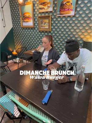 A post by @jujulvdrr on TikTok caption: c’était trop bon @WawaSmashBurger ❤️  #smashburger #pigalle #brunch #94 #paris #burger 