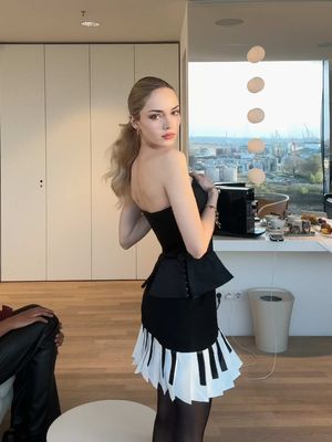 A post by @unlabeled_ on TikTok caption: Anzeige 🫧| Hab mich schon immer gefragt, ob Settingssprays wirklich einen Unterschied machen & muss sagen das Infaillible Setting Spray von @L’Oréal Paris ist wirklich ein Gamechanger 💞💞 #lorealparismakeup #infailliblefixingspray #settingspraydrogerie #longlastingmakeup #test #fy 
