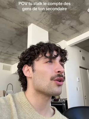 A post by @zozoduval on TikTok caption: C’est ça que ça fait de peak au secondaire……….