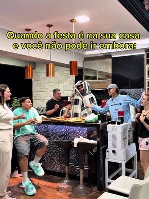 A post by @luanpereiracantor on TikTok caption: Vamo cada um pras suas casa? #fy