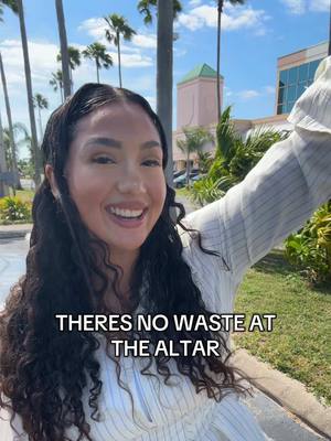 A post by @itscassieblanko on TikTok caption: the people watching me make this: 🧍‍♂️👁️👄👁️