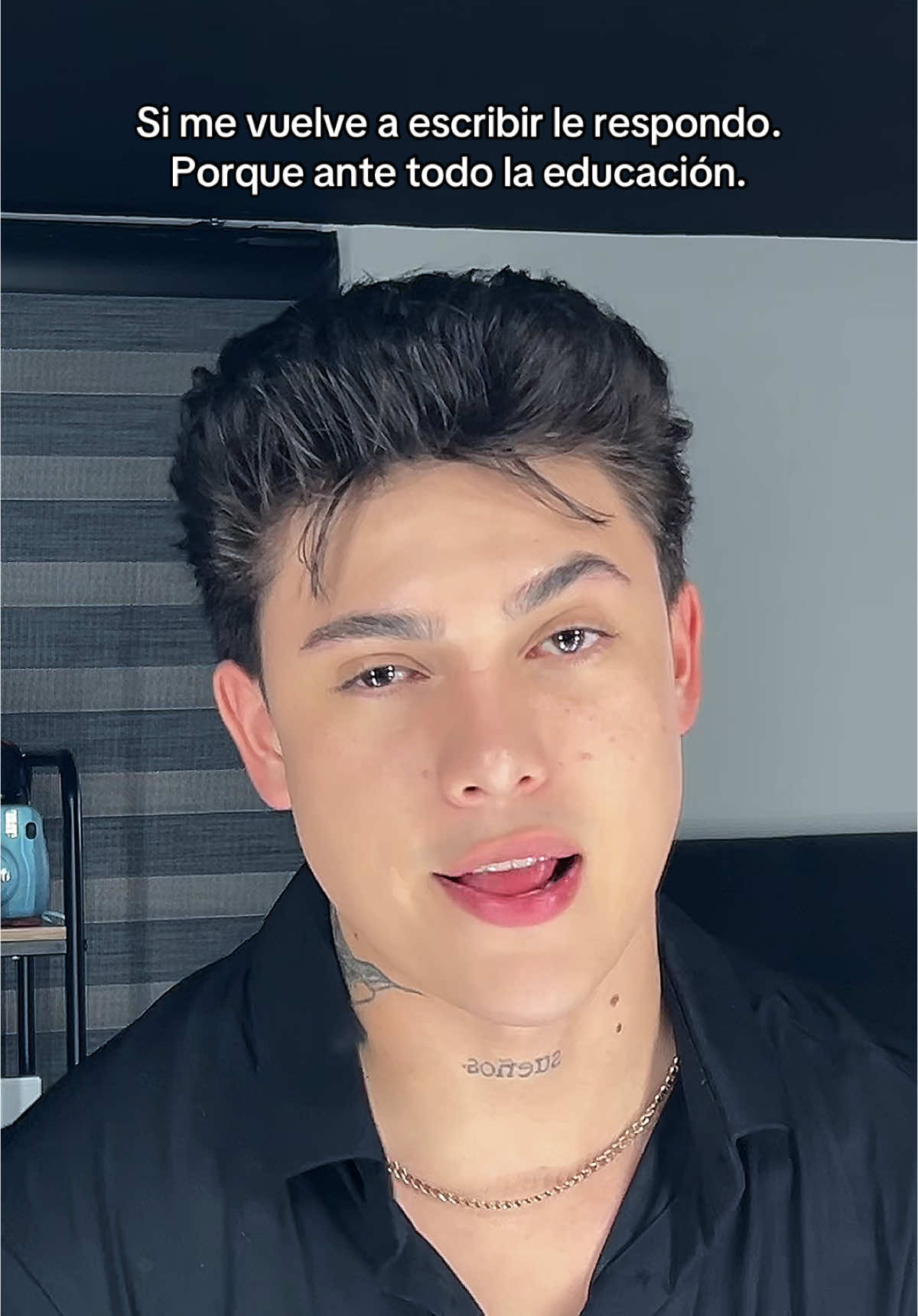 A post by @alexcortex on TikTok caption: Primero la educación 👉👈🫣 #humor 