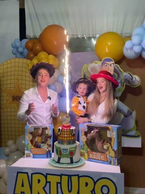 A post by @cesarpantoja.n on TikTok caption: Les comparto un poco de la fiesta de Arturo❤️
