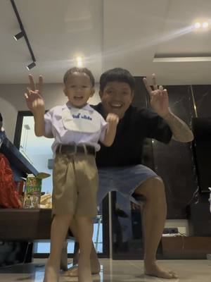 A post by @jack_papho69 on TikTok caption: แต่งชุดนักเรียนให้โจอี้ #แจ็กแปปโฮ 