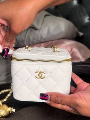 A post by @thebadmf_ on TikTok caption: She’s so cute & girly 🥹😍  🔗 in bio #fyp #fypシ #lv #luxury #dhg #dhgate #dhgateaffiliate #thegate #thefencehaul #china #chinafashion #chanel #chanelbag #tiktokviral #tiktokshop #haul #nursesoftiktok 