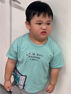 A post by @1006nk on TikTok caption: 🍦🍦🍦🍦🍦🍦🍦🍦🍦 當我爸爸是土耳其冰淇淋老闆🤣 爸爸內心住著一位土耳其冰淇淋老闆？！🤣🤣 超搞笑的父子小劇場又來了～～ （萌弟真的很會演😂）