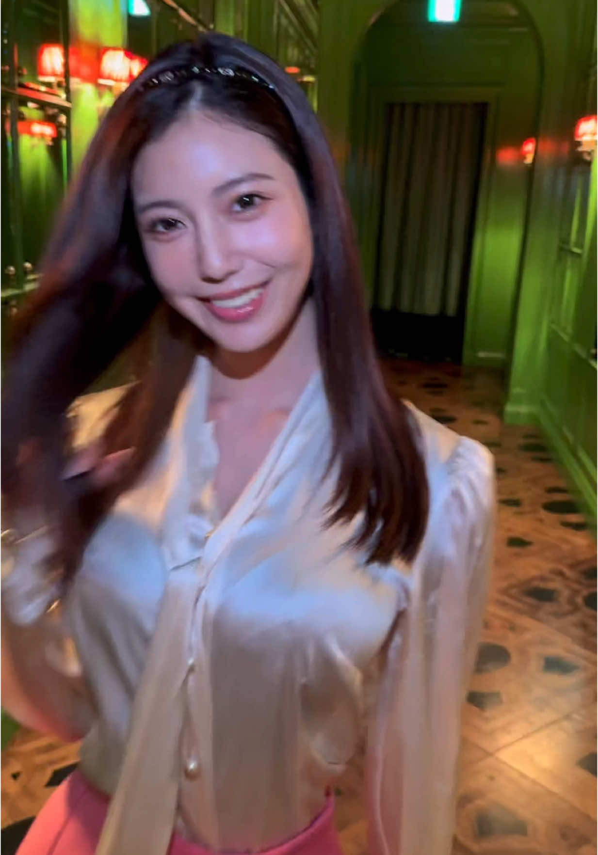 A post by @i.am_natsuki_ on TikTok caption: 緑色になっちゃった！