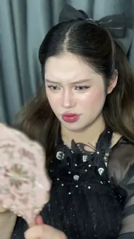 A post by @_inlil on TikTok caption: SON GÌ THẾ NÀY TRỜI 🥹🥹 #inlil #xuhuong #3CE #3CEVN #3andChịEm #makeup 