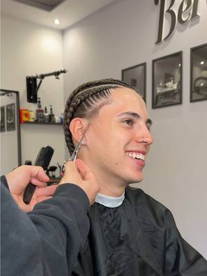 A post by @cristobalgsss on TikTok caption: Después de las trenzas tocaba un buen corte✌🏼