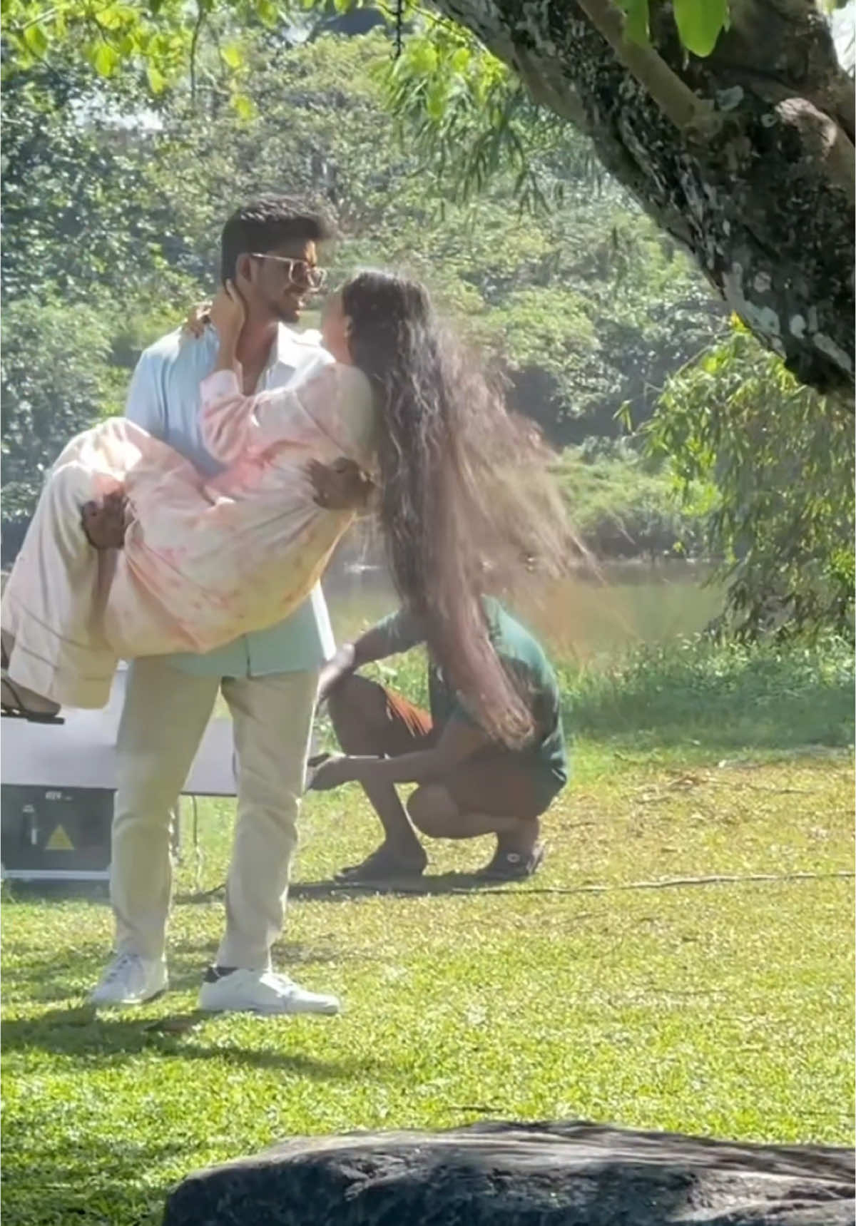 A post by @ishini_wijesinghe on TikTok caption: "නුඹව සොයා" Behind the Scenes ඔයාලට දැන් මගේ YT චැනල් එකෙන් බලන්න පුලුවන්! පරක්කු උනාට සමාවෙන්න! 💛☁️ @DILU Beats #onemillionaudition #trending #ishiniwijesinghe #viralvideo #dilubeats 