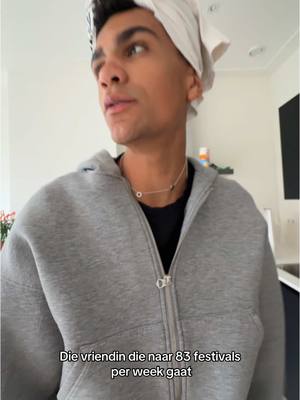 A post by @levivdb1 on TikTok caption: volgende week paardepop en zazisap