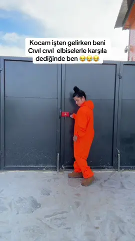 A post by @yasemin.serkan35 on TikTok caption: Sizce de çok cıvıl cıvıl değilmiyim 😂😂😂