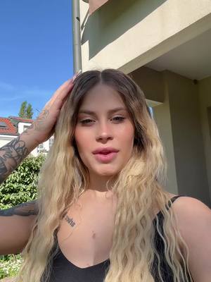 A post by @la.bianchis on TikTok caption: 😝