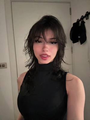 A post by @sanymaaa on TikTok caption: i’d answer the phone in a storm js