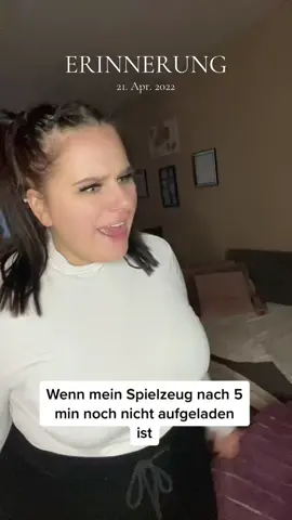 A post by @vanniz_official on TikTok caption: #erinnerung 