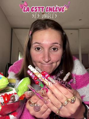 A post by @evacstt on TikTok caption: Qui est de ma team la avant que je me fâche tout rouge ?!🍫🙂‍↕️💅🏼#trend #humour #comedie #viral #longnails 