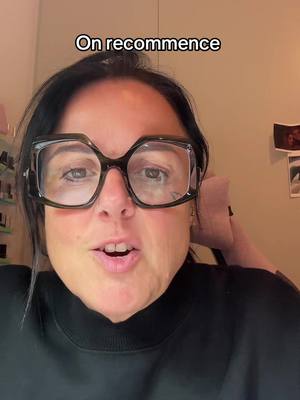 A post by @karine_life on TikTok caption: Remplissage poppits on adore#gel #wetonwet #soleil@𝑻𝒉𝒆𝑾𝒂𝒍𝒌𝑰𝒏𝒌𝑴𝒖𝒎 