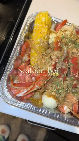 A post by @cookingwithciah on TikTok caption: this girl is a joke😭😭😭😭 next time i make seafood i’ll do a real voice over! i love yall thank you for 40k🫶🏾 #cookingwithciah#seafoodboil#seafoodmukbang#cooking#foodideas#cookwithme#seafoodboil#fyp#foryoupage#DinnerIdeas 