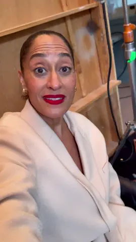 A post by @traceeellisross on TikTok caption: Behind the #blackmirror scenes 😂 have you seen “Common People” yet? Streaming now on @Netflix @Rashida Jones #chrisodowd #rivermind  