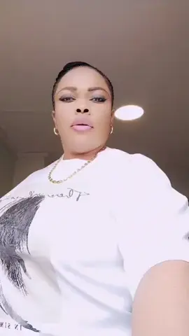 A post by @mmnbolumbu on TikTok caption: #visibilité 