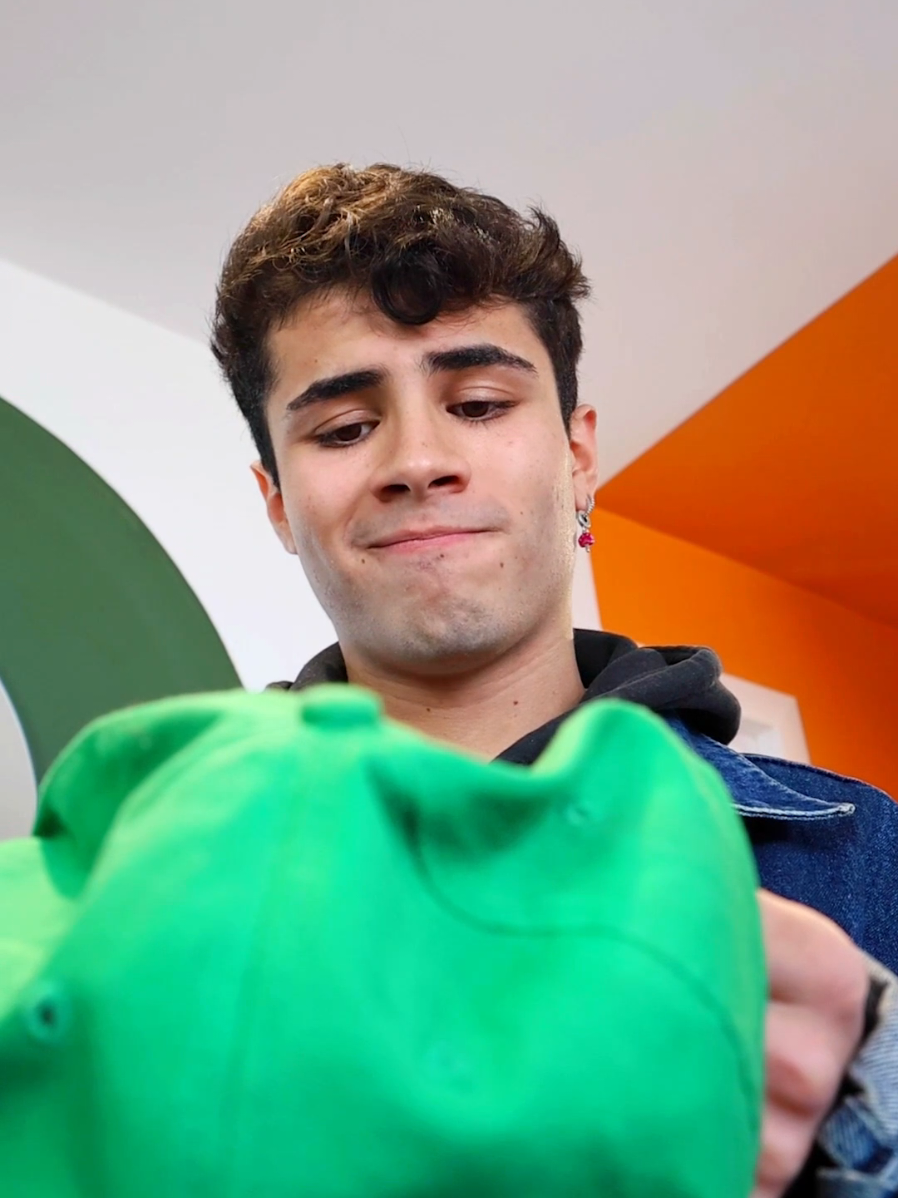 A post by @benjaberum on TikTok caption: Mi infancia chavales 🤝😔🥹 🤠🥬✨️ #minecraft 