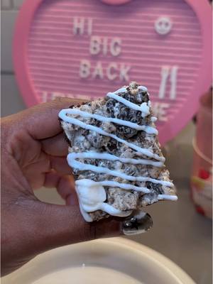 A post by @iamlexymogul on TikTok caption: Oreoooooo 🤍👩🏽‍🍳🍃#LexyMogul #FoodBlog 