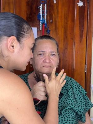 A post by @soto_karla on TikTok caption: #planchadoexpres #asmrsounds #asmr #cuchumina #humor 