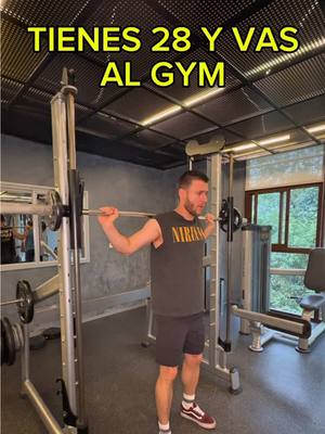 A post by @nosoychaparro on TikTok caption: UNO ya no está en EDAD de estas cosas 🫣😂 #conedia #humor #gym