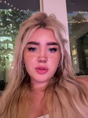 A post by @kaylamalecc on TikTok caption: all my prayers to her family. this documentary makes me NAUSEOUS. the fact he wanted to do van life as well makes me shake. i'm like speechless. #fyp 