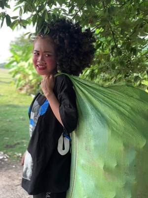 A post by @mgkhmer0 on TikTok caption: ទម្រាំបាន​ មួយរឿង​ 😁#ម៉ាក់លីកា #fyp #capcut #tiktok #foryou @🌸 Mak Oun Lyka 🌸 @📷 ប៉ា អូនលីកា 🎬 