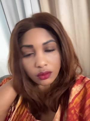 A post by @floreturquoise237 on TikTok caption: @House of Challenge #pourtoii  @Élise k  @Floreturquoise237 