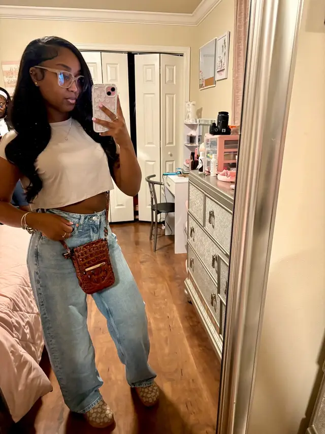 A post by @kaydabarbiee on TikTok caption: #fyp 
