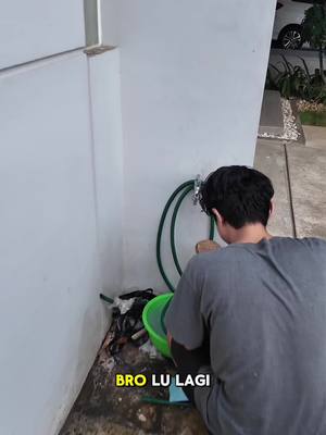 A post by @initehsalehcurik_ on TikTok caption: Bikin Kulit cerah dengan harga murah??  Buruan cek sekarang #sarikers #fyp 