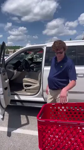 A post by @elliott__hayes.us on TikTok caption: #cartnarcs #skit