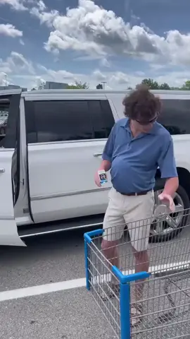 A post by @elliott__hayes.us on TikTok caption: #cartnarcs #skit pt2