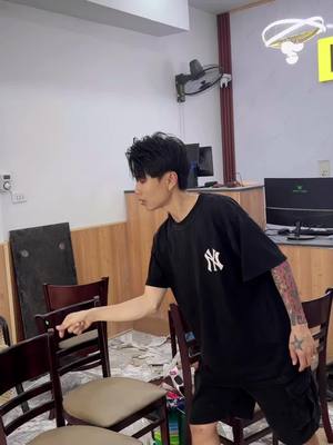 A post by @datvilla94 on TikTok caption: Anh em bọn em làm sai bước nào hả mọi người ??? #datvilla #villateam #haiphongphoto 