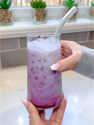 A post by @liviabenson on TikTok caption: iced lemon blueberry green tea latte 🫐🍋 #spring #latte #blueberrylemon #greentea #icedtearecipe #tea #lemontea #healthyrecipes #iceddrinks #summerdrinkideas 