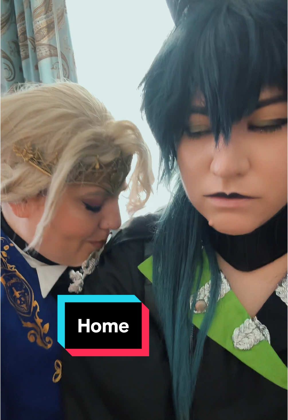 A post by @dearestcosplay on TikTok caption: Sakuracon was a lot and the Twisted Wonderland meetup was amazing. I wanted to film so much more than I got in Vil but next time Malleus: @Suo #vilschoenheit #malleusdraconia #twistedwonderland #twst 