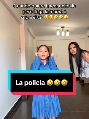 A post by @isandrepoficial on TikTok caption: Llegó la policía 🤣🤣🤣😌😌 #isalovers #humor 