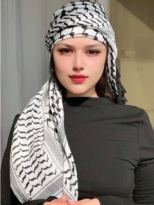 A post by @rahmah_bassam9 on TikTok caption: حه شوه دكه م .. سوپاس 4M 💜👑 #رحمه_بسام #جيش_رحمه #كردستان #كردي #العراق 