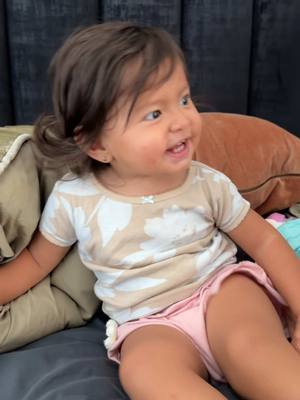 A post by @maumcmahon on TikTok caption: Alguien ya empezó a pedir una hermanita 🥹 será que Dios nos permitirá darle una hermana a Nasya? ✨