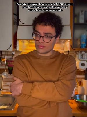 A post by @kiro_ebra on TikTok caption: Menomale che c’è Narwal che ha delle sorprese per chiunque voglia un robot Freo Z10 Ultra, e poi pulisce le briciole dei miei snack notturni…senza quelli non posso vivere!! #Narwal #FreoZ10Ultra #NarwalItalia #adv 